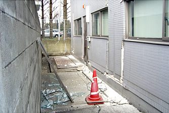 本社社屋の被災状況写真