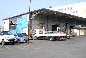倉庫の被災状況写真